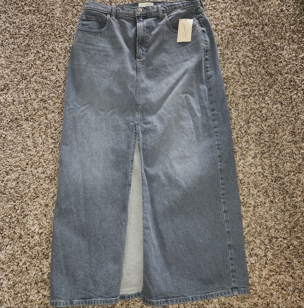 Universal Thread Gray Denim Skirt